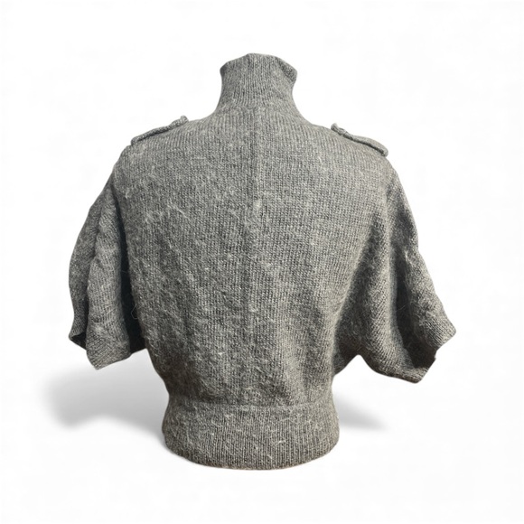 •Gray Button-Up Knit Sweater - Picture 3 of 6